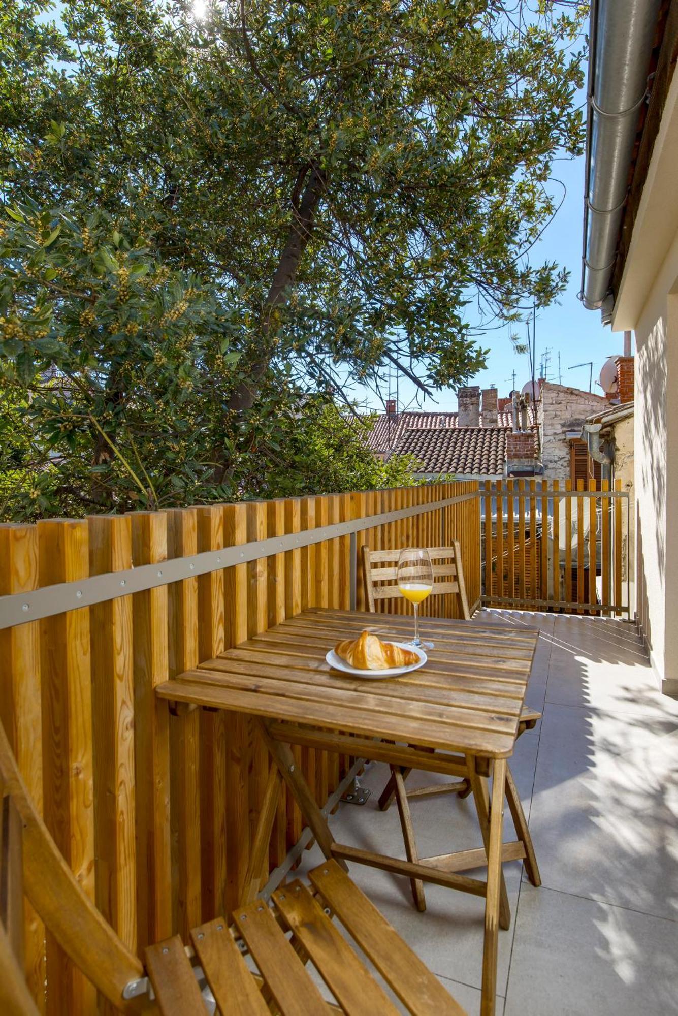 Pula Residence Rooms And Apartments Old City Center Exterior foto